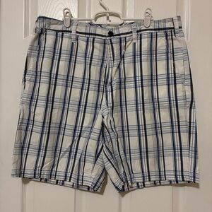 Croft & Barrow Men’s Plaid Shorts 100% Cotton Blue and White Sz 36